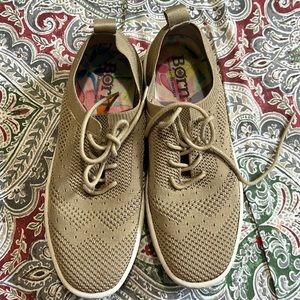 Womens Born lace up oxford style shoes